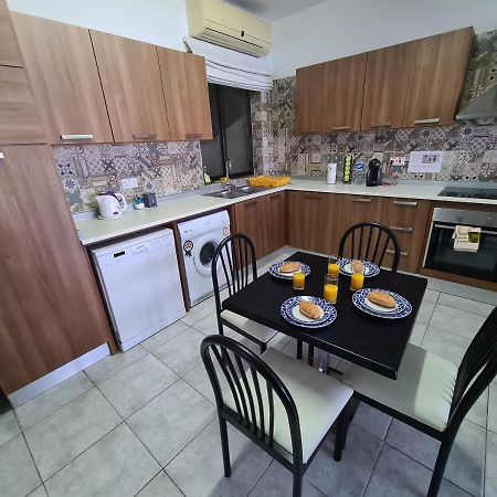 Spacious Seafront Apt Next To Sliema-Valeta Ferry Exteriör bild