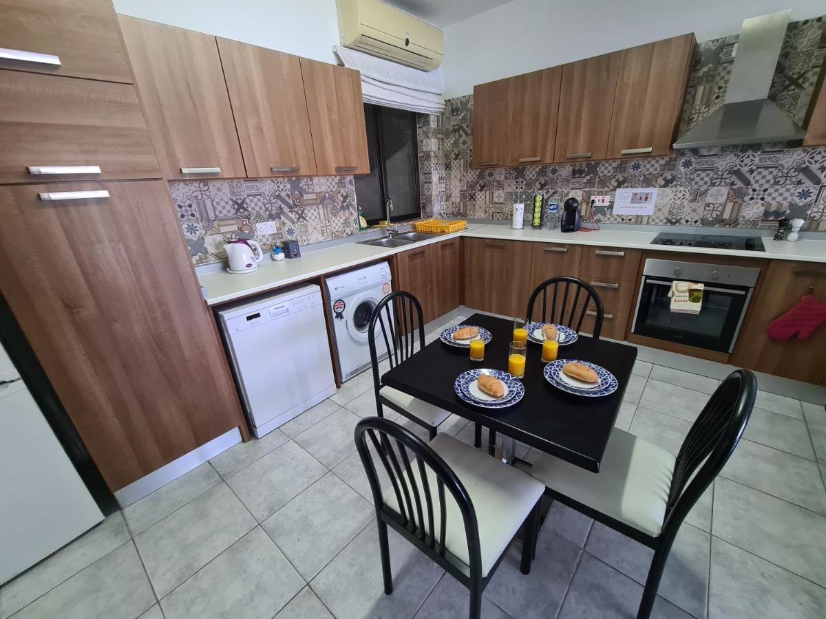 Spacious Seafront Apt Next To Sliema-Valeta Ferry Exteriör bild